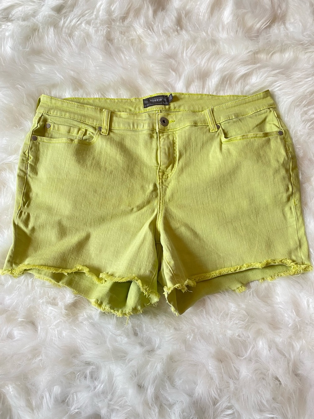 Torrid High Rise Denim midi short vintage stretch yellow lime shorts Size 18